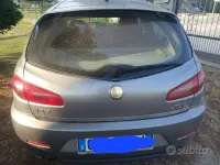 Usata Alfa Romeo 147 150 CV (110 kW) 2005 Grigio Utilitaria