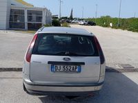 Usata Ford Focus 100 CV (73 kW) 2007 Grigio Station wagon