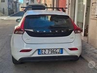 Usata Volvo V40 120 CV (88 kW) 2015 Bianco Station wagon