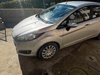 Usata Ford Fiesta 75 CV (55 kW) 2016 Grigio Berlina