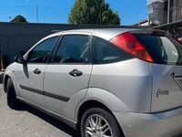 Usata Ford Focus Ghia 100 CV (73 kW) 2001 Utilitaria