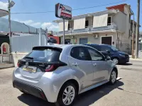 Usata Toyota Yaris Hybrid Style 92 CV (67 kW) 2023 Grigio Berlina