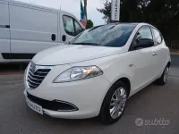 Usata Lancia Ypsilon Platinum 69 CV (50 kW) 2011 Bianco Utilitaria