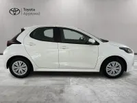 Usata Toyota Yaris Hybrid Active 92 CV (67 kW) 2025 Bianco Berlina