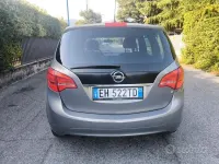 Usata Opel Meriva 101 CV (74 kW) 2011 Grigio Monovolume