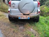 Begagnad Toyota RAV4 2006 Grå Sedan