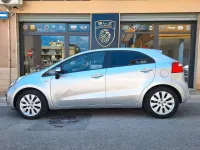 Begagnad Kia Rio EX 75 HK (55 kW) 2013 Silver Sedan