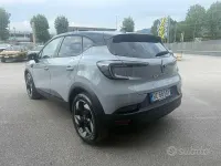 Nouă Renault Captur Techno 122 CP (89 kW) 2026 Gri SUV