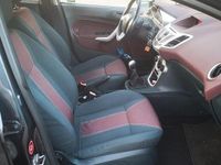 Usata Ford Fiesta Titanium 82 CV (60 kW) 2009 Grigio Utilitaria