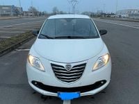 Usata Lancia Ypsilon 69 CV (50 kW) 2016 Bianco Utilitaria