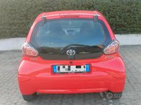 Usata Toyota Aygo Active 67 CV (49 kW) 2012 Rosso Utilitaria