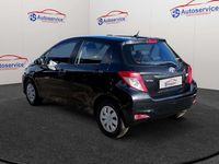 Usata Toyota Yaris Lounge 69 CV (50 kW) 2013 Nero metallizzato Utilitaria