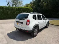 Usata Dacia Duster Lauréate 105 CV (77 kW) 2014 Bianco SUV