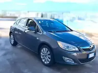 Usata Opel Astra 82 CV (60 kW) 2010 Nero Berlina