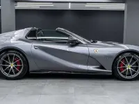 Usata Ferrari 812 799 CV (587 kW) 2022 Grigio daytona perlato Cabrio