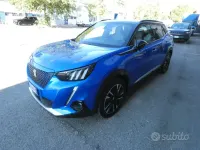 Usata Peugeot e-2008 GT 100 kW (136 CV) 2021 Blu/azzurro SUV