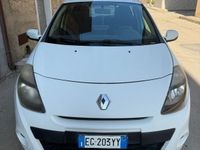 Usata Renault Clio III 75 CV (55 kW) 2011 Bianco Utilitaria