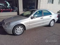 Usata Mercedes C220 143 CV (105 kW) 2003 Grigio Berlina