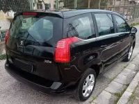 Usata Peugeot 5008 115 CV (84 kW) 2015 Nero Monovolume