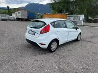 Usata Ford Fiesta 68 CV (50 kW) 2010 Bianco Berlina