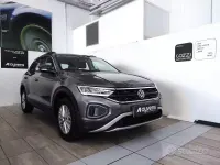 Usata VW T-Roc Life 116 CV (85 kW) 2023 Grigio SUV