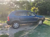 Usata Hyundai Tucson 112 CV (82 kW) 2004 Bluazzurro SUV