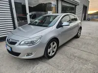 Usata Opel Astra 110 CV (80 kW) 2012 Grigio Berlina