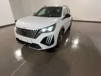 Usata Peugeot 2008 Allure 102 CV (75 kW) 2024 Bianco SUV