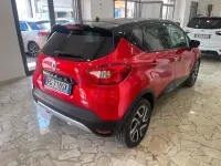 Usata Renault Captur 90 CV (66 kW) 2016 Rosso SUV