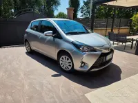 Usata Toyota Yaris Active 69 CV (50 kW) 2017 Grigio Berlina