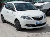 Usata Lancia Ypsilon Gold 69 CV (50 kW) 2022 Bianco Utilitaria