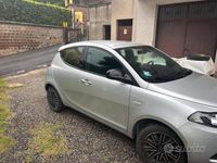 Usata Lancia Ypsilon Silver 69 CV (50 kW) 2021 Grigio Utilitaria