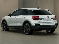 Nuova Audi Q2 S-Line 2026 Argento cavo metallizzato SUV