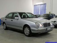 Usata Mercedes E280 204 CV (150 kW) 1998 Argento Berlina