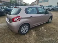 Usata Peugeot 208 Access 68 CV (50 kW) 2015 Marrone Utilitaria