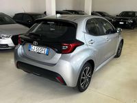 Usata Toyota Yaris 72 CV (52 kW) 2022 Argento Utilitaria