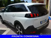 Usata Peugeot 5008 Allure 131 CV (96 kW) 2023 Bianco SUV