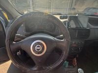 Usata Fiat Punto Active 69 CV (50 kW) 2005 Blu Berlina