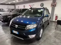 Usata Dacia Sandero Stepway 90 CV (66 kW) 2016 Bluazzurro Berlina