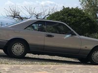Usata Mercedes 560 299 CV (219 kW) 1988 Argento Coupé