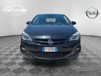 Usata Opel Astra 194 CV (142 kW) 2015 Nero Berlina