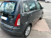 Usata Lancia Musa 90 CV (66 kW) 2008 Grigio Monovolume