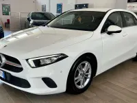 Usata Mercedes A180 Business 116 CV (85 kW) 2019 Bianco Berlina