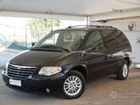 Usata Chrysler Voyager 143 CV (105 kW) 2006 Nero Monovolume