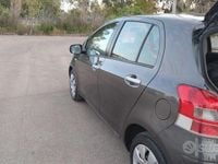 Second-hand Toyota Yaris 90 CP (66 kW) 2011 Gri Hatchback
