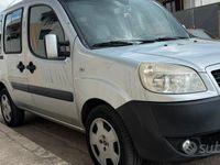 Usata Fiat Doblò 120 CV (88 kW) 2009 Grigio Monovolume