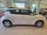 Usata Suzuki Swift 90 CV (66 kW) 2020 Bianco Utilitaria