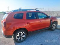 Usata Dacia Duster Prestige 101 CV (74 kW) 2021 Arancione SUV
