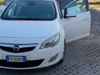 Usata Opel Astra GTC Cosmo 110 CV (80 kW) 2012 Berlina