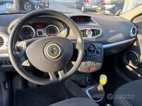 Käytetty Renault Clio II 98 HP (72 kW) 2006 Musta Sedan